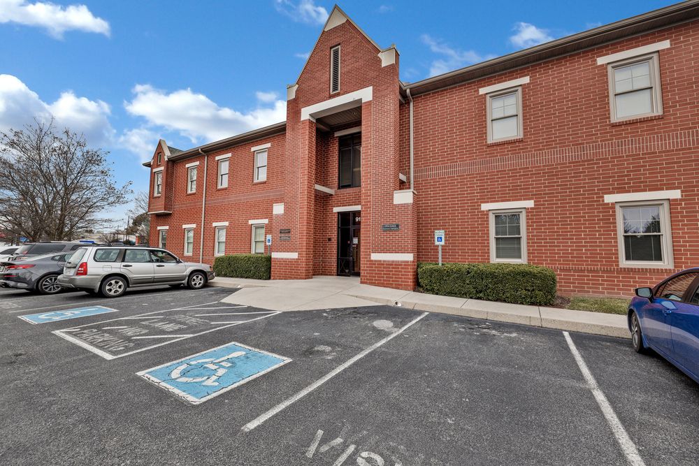 Cross Park Center: 9123 - 9131 Cross Park Drive, Knoxville, TN 37923